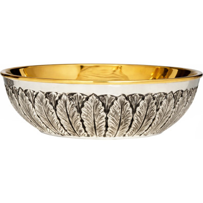 Patena de plata sin base con decoración en relieve