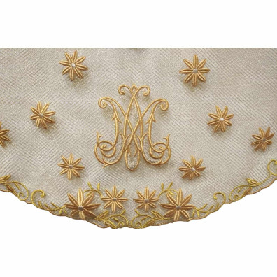 Toca de sobremanto con flores y Ave María