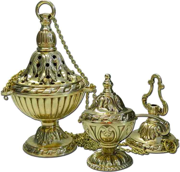 Conjunto de incensario, naveta y cucharilla fabricados en bronce